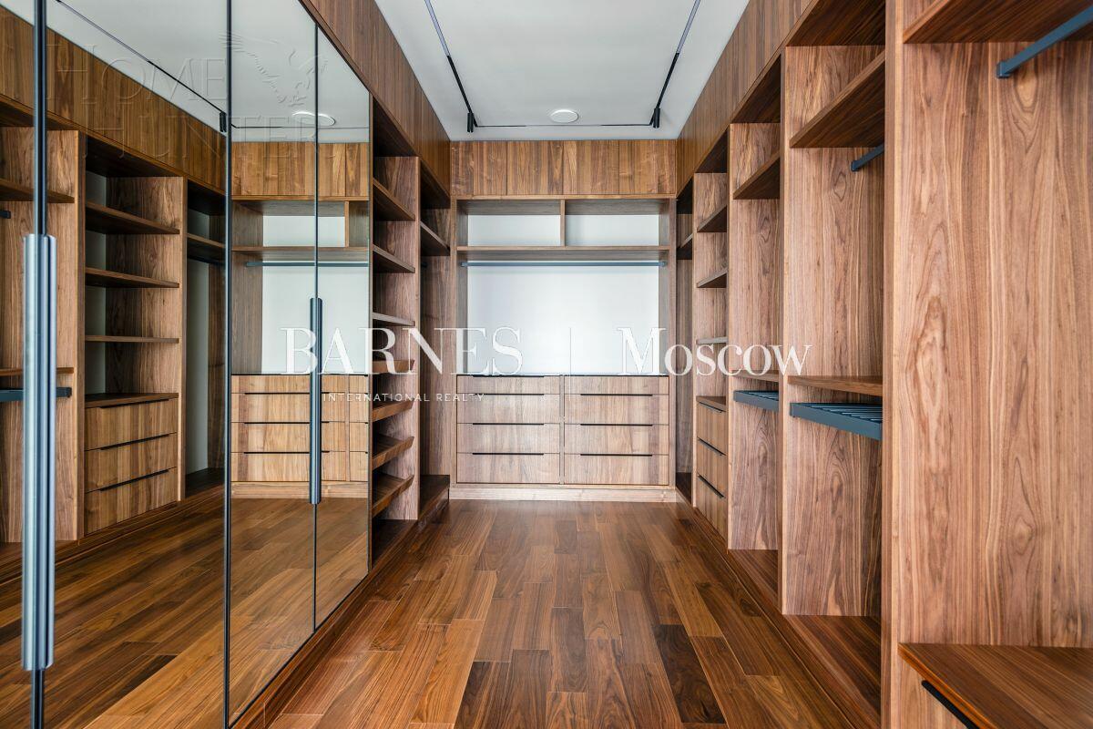 2-этажный коттедж 705 м² с отделкой