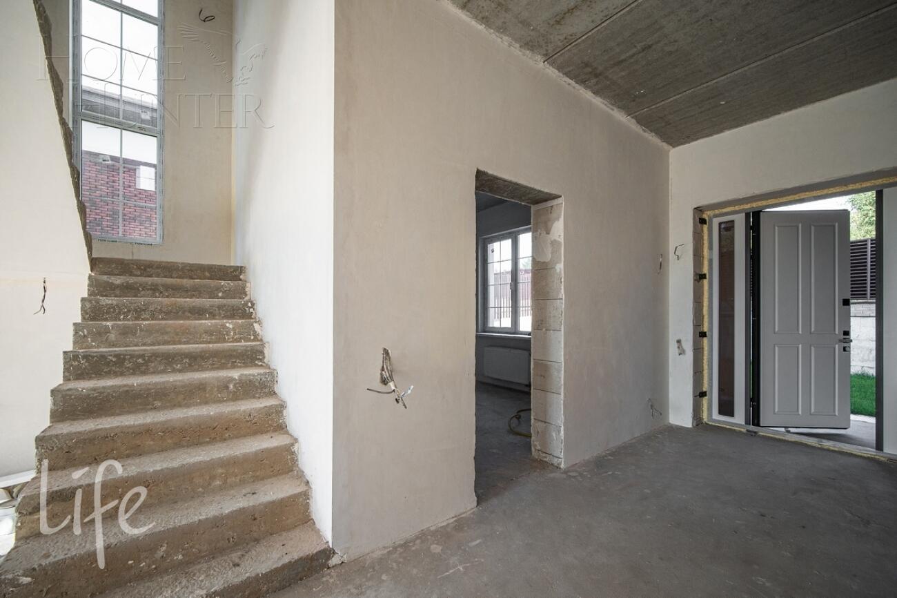 2-этажный коттедж 240 м² без отделки