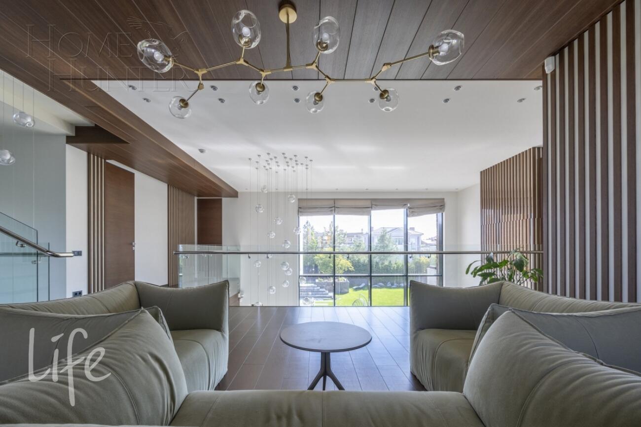 2-этажный коттедж 550 м² с отделкой