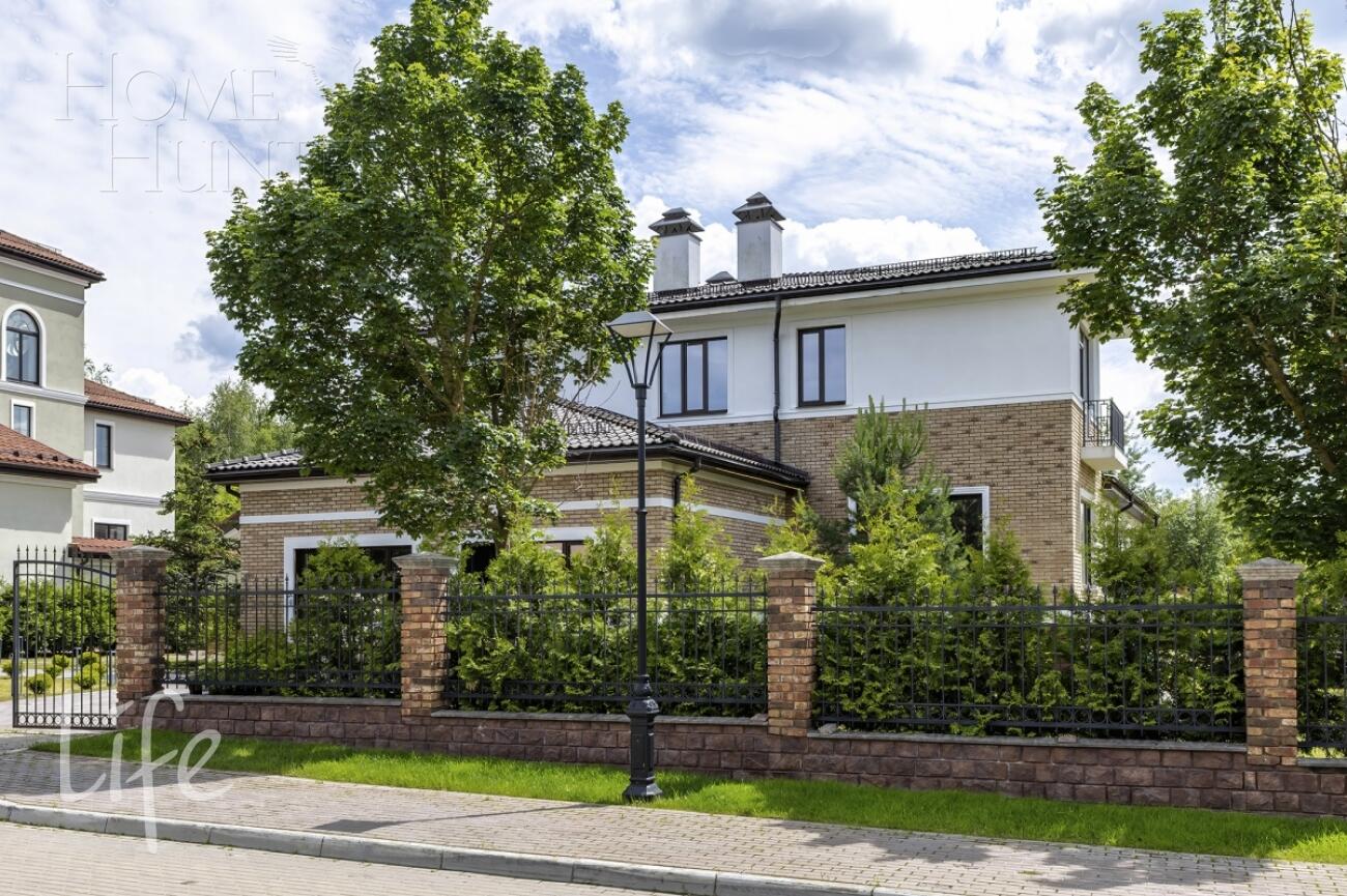 2-этажный коттедж 560 м² без отделки