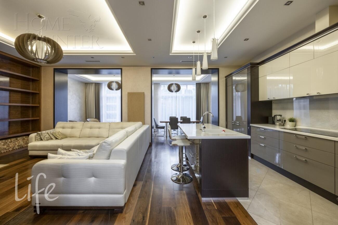 3-этажный таунхаус 310 м² с отделкой