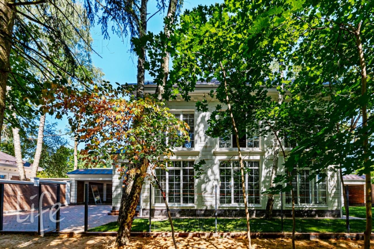 2-этажный коттедж 280 м² без отделки