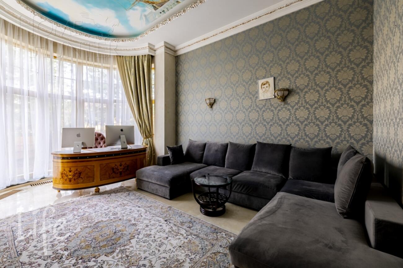 2-этажный коттедж 1 000 м² с отделкой