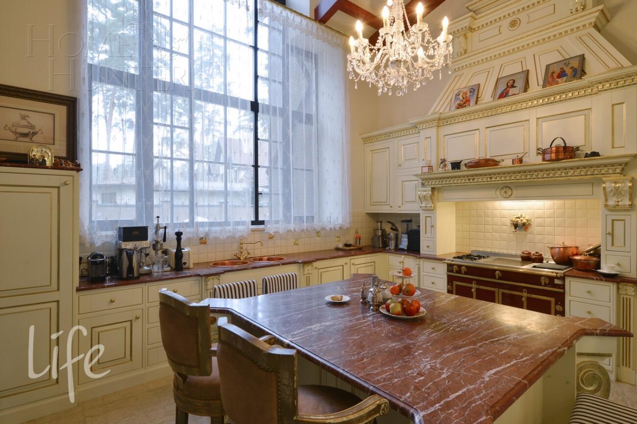 2-этажный коттедж 1 400 м² с отделкой