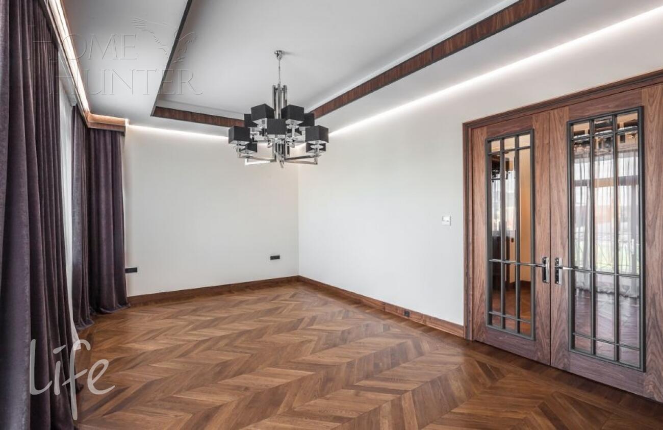 2-этажный коттедж 989.7 м² с отделкой