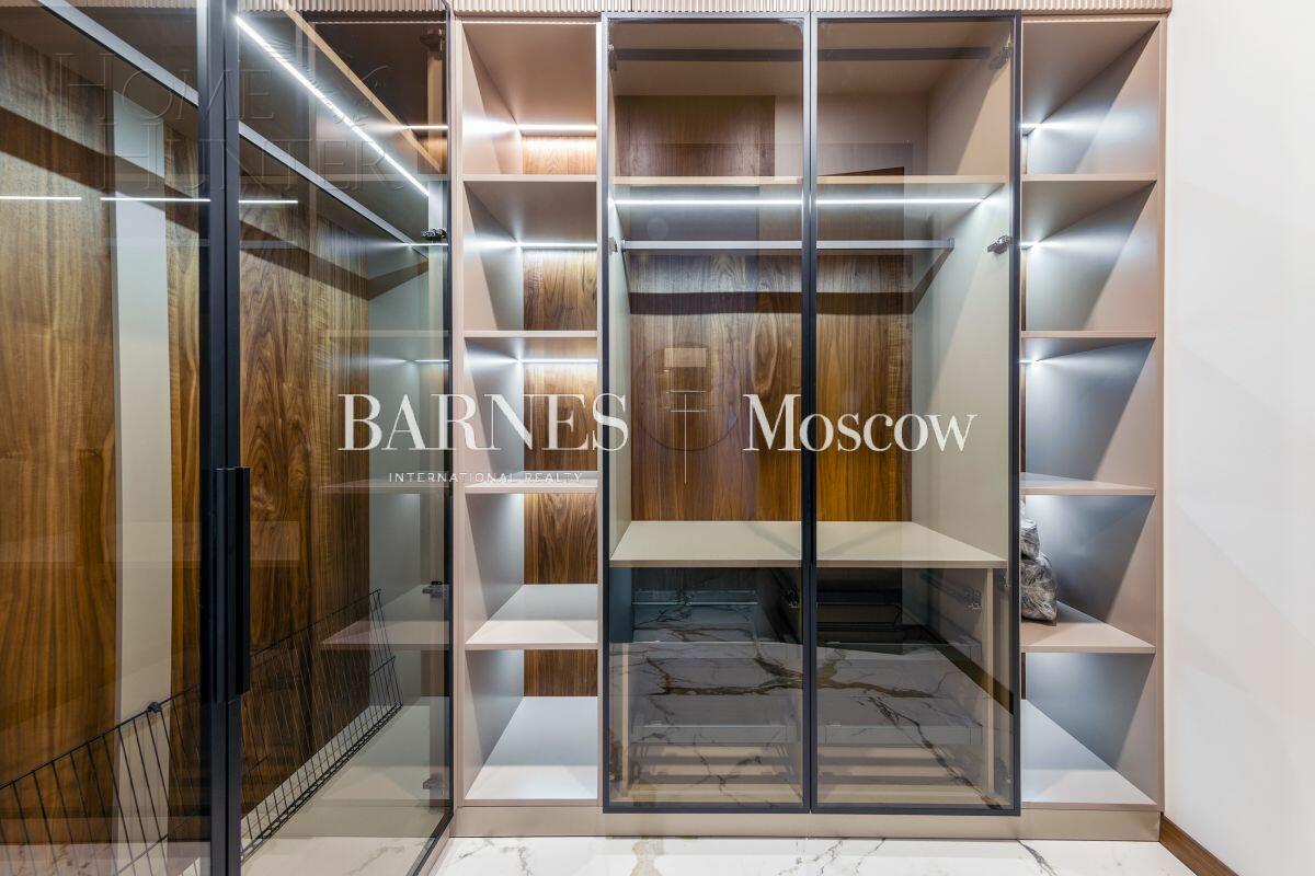 2-этажный коттедж 705 м² с отделкой