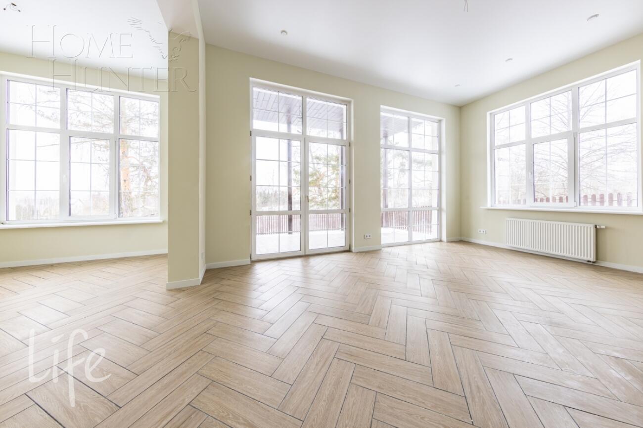 2-этажный коттедж 240 м² с отделкой