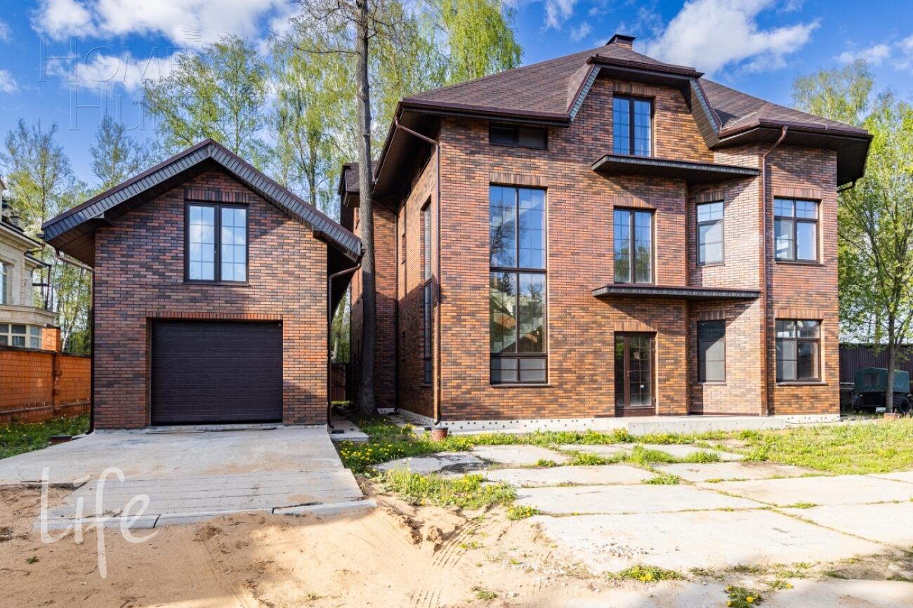 3-этажный коттедж 600 м² без отделки