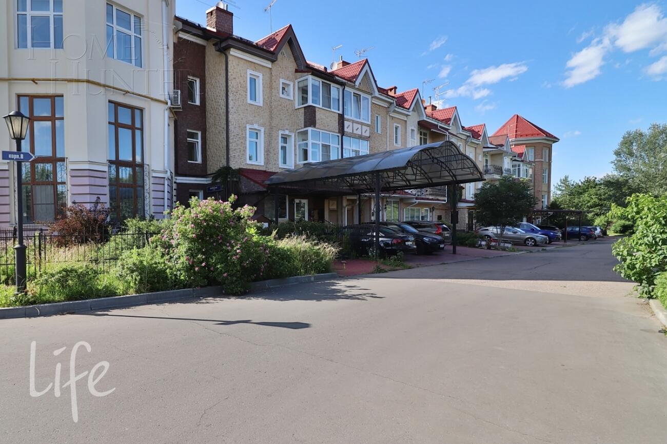 3-этажный таунхаус 408 м² с отделкой