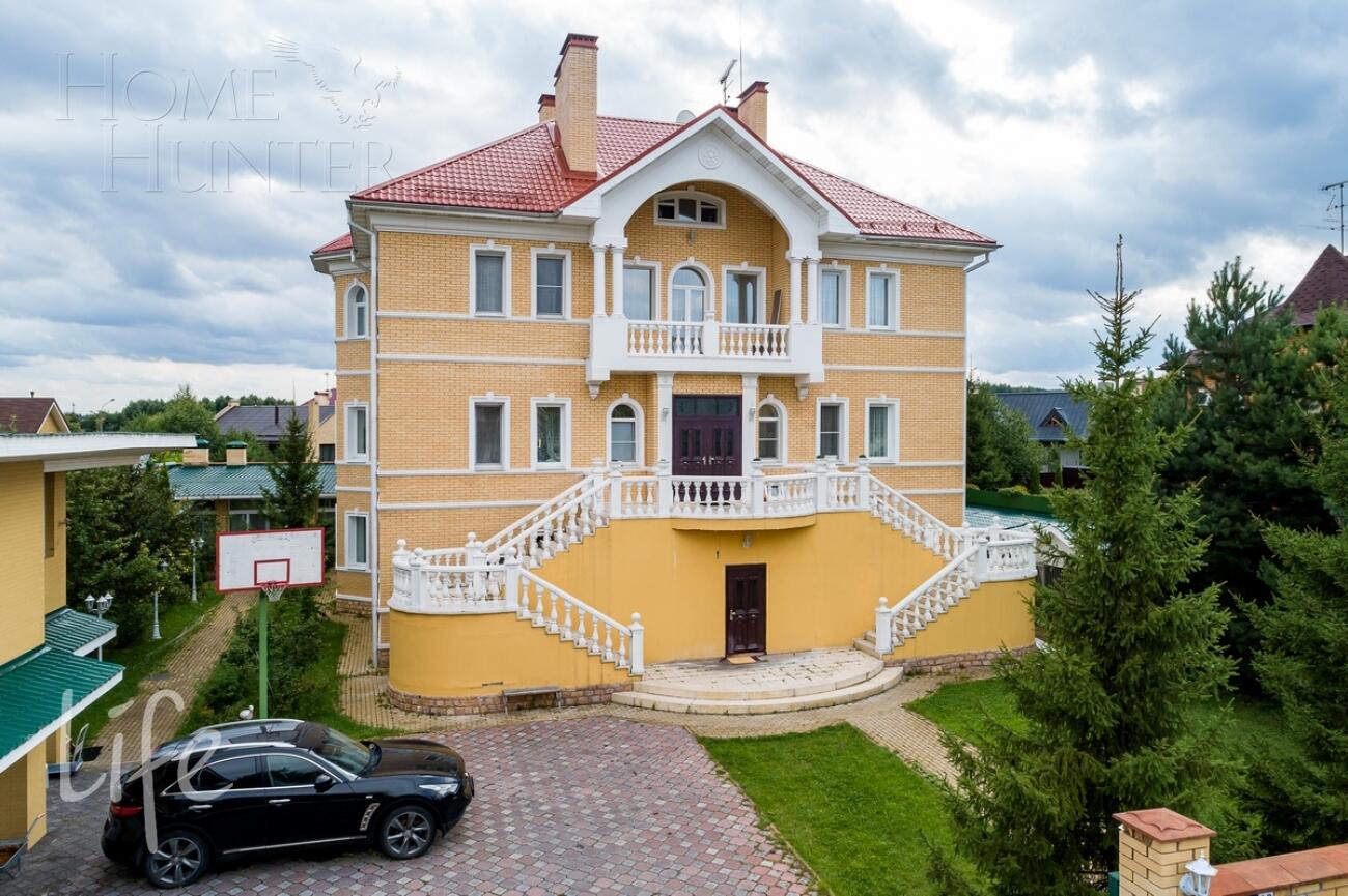 3-этажный коттедж 750 м² с отделкой