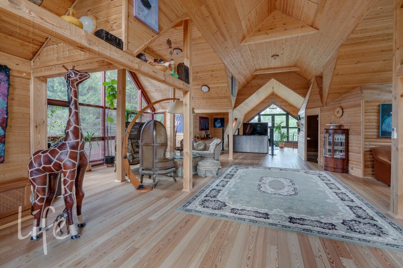 3-этажный коттедж 650 м² с отделкой