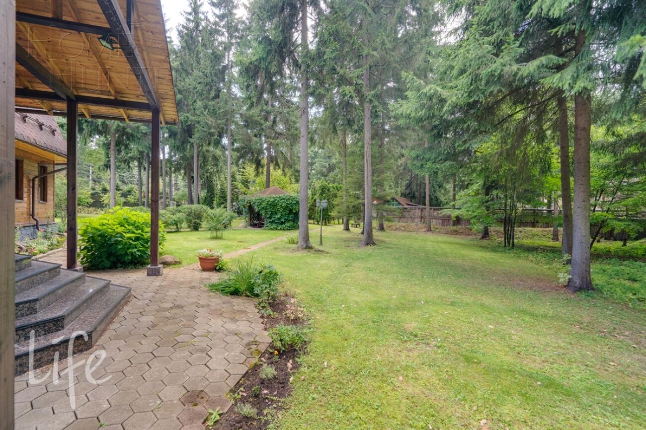 3-этажный коттедж 650 м² с отделкой