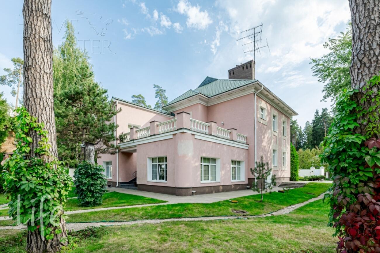 2-этажный коттедж 392 м² с отделкой