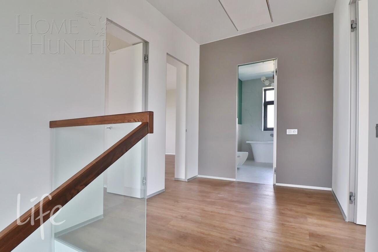 2-этажный коттедж 250 м² с отделкой