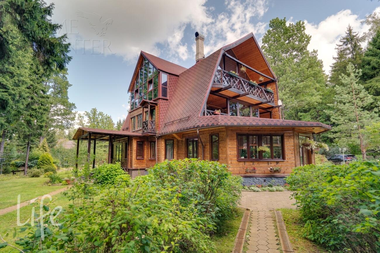 3-этажный коттедж 650 м² с отделкой