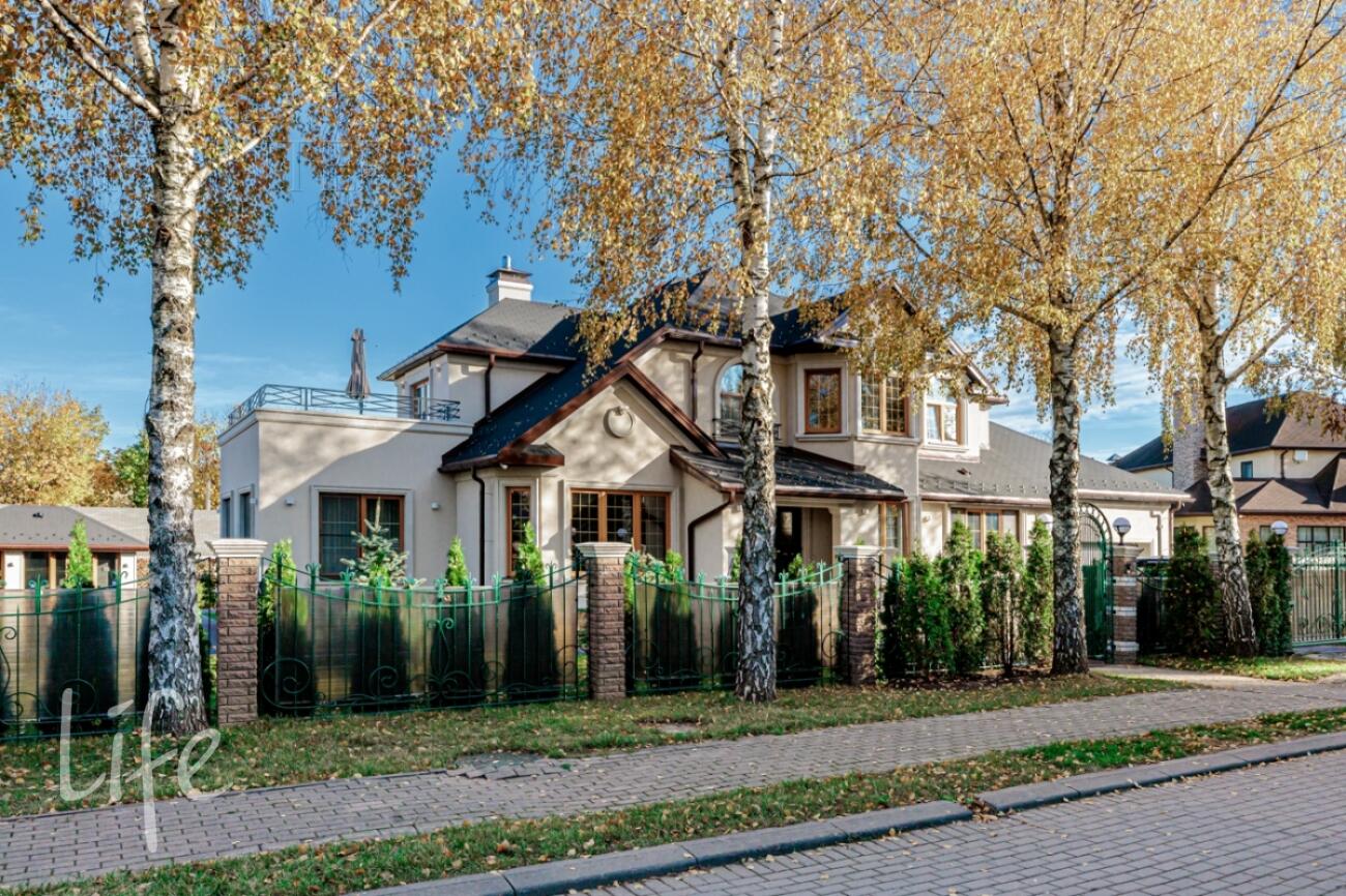 2-этажный коттедж 550 м² с отделкой