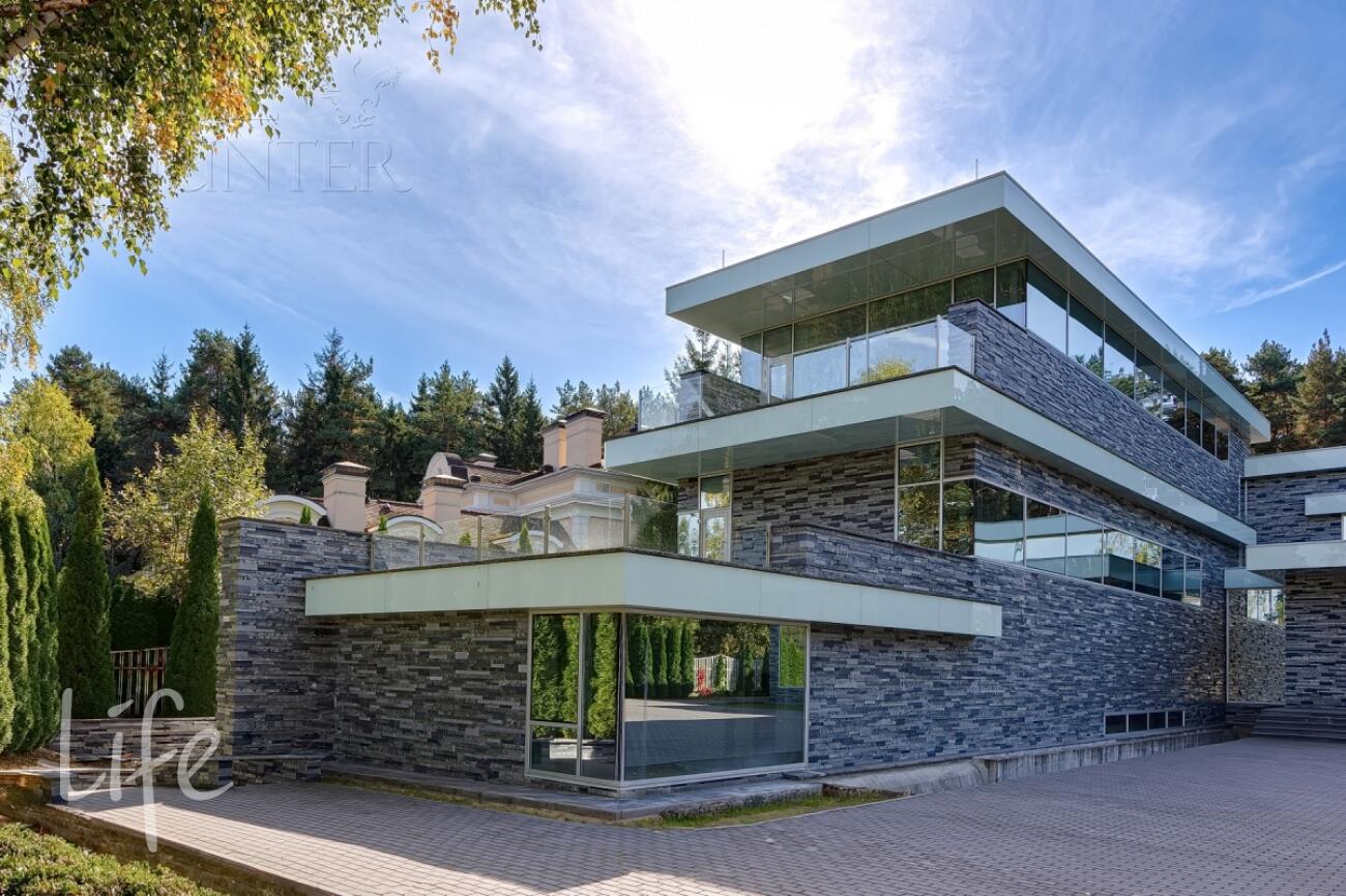 3-этажный коттедж 1 546 м² без отделки