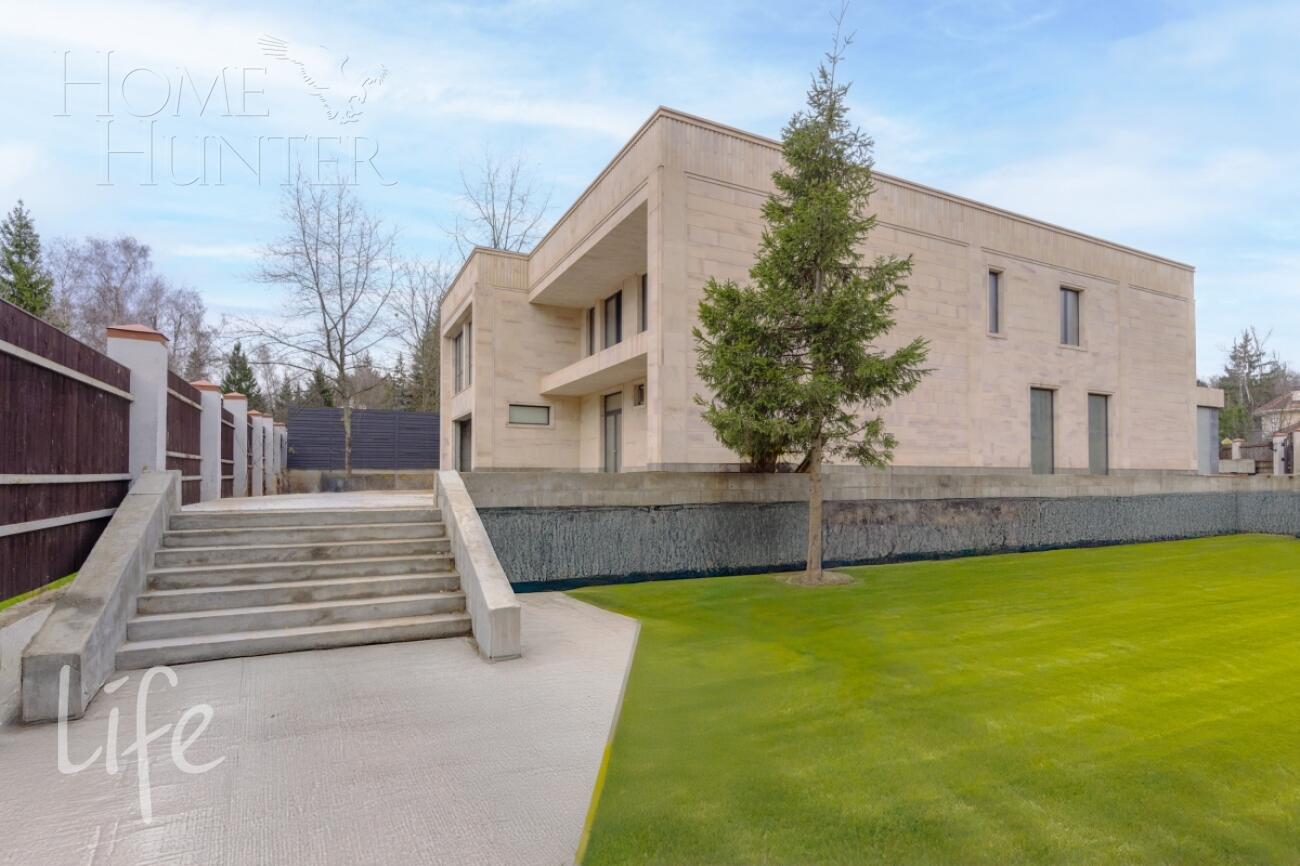 2-этажный коттедж 830 м² без отделки