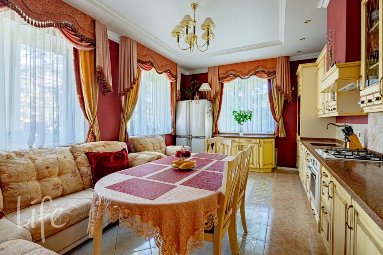 2-этажный коттедж 450 м² с отделкой