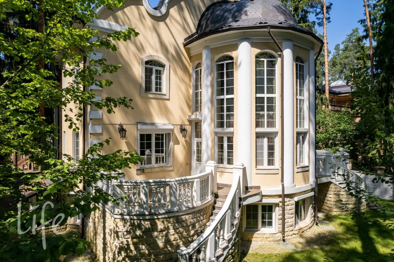 2-этажный коттедж 650 м² с отделкой