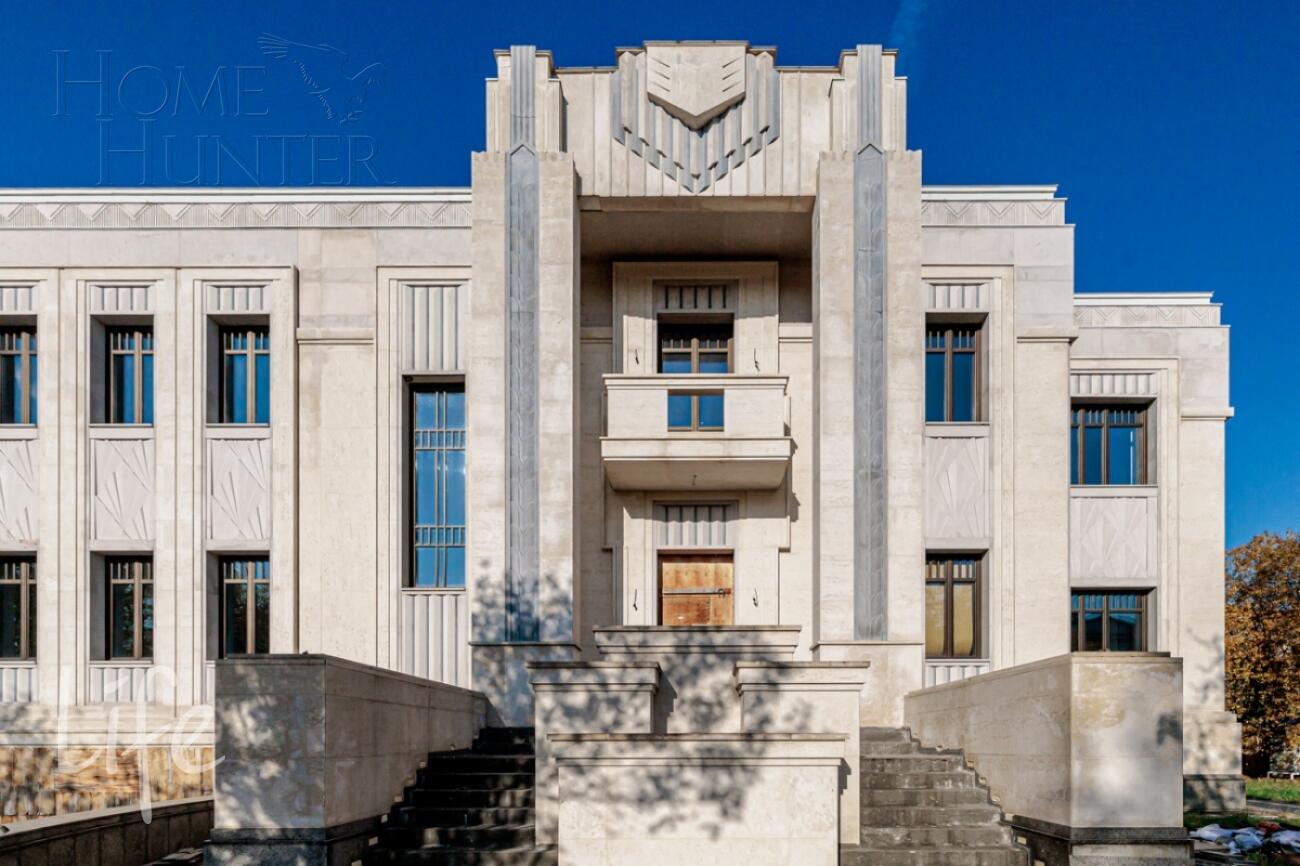 2-этажный коттедж 1 244 м² с отделкой