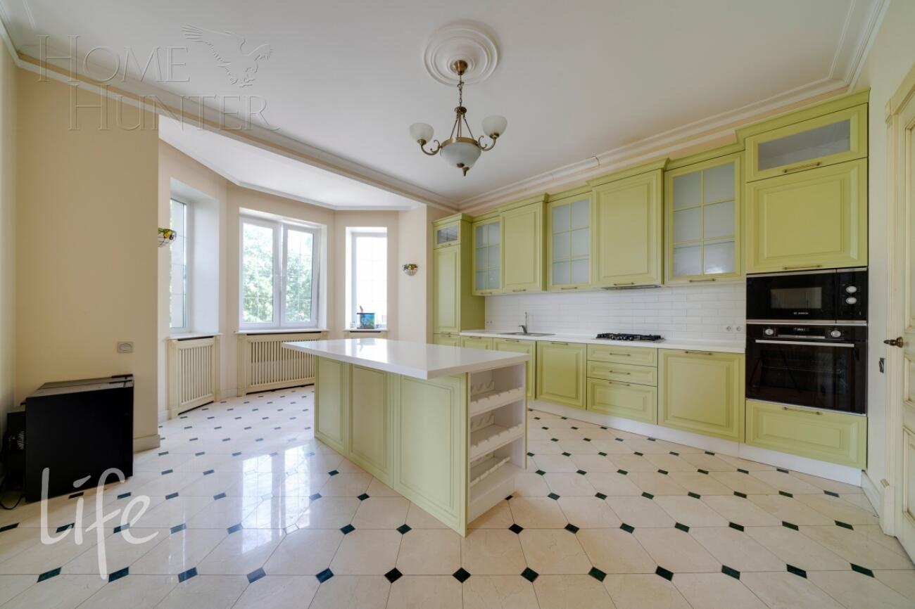 2-этажный коттедж 800 м² с отделкой