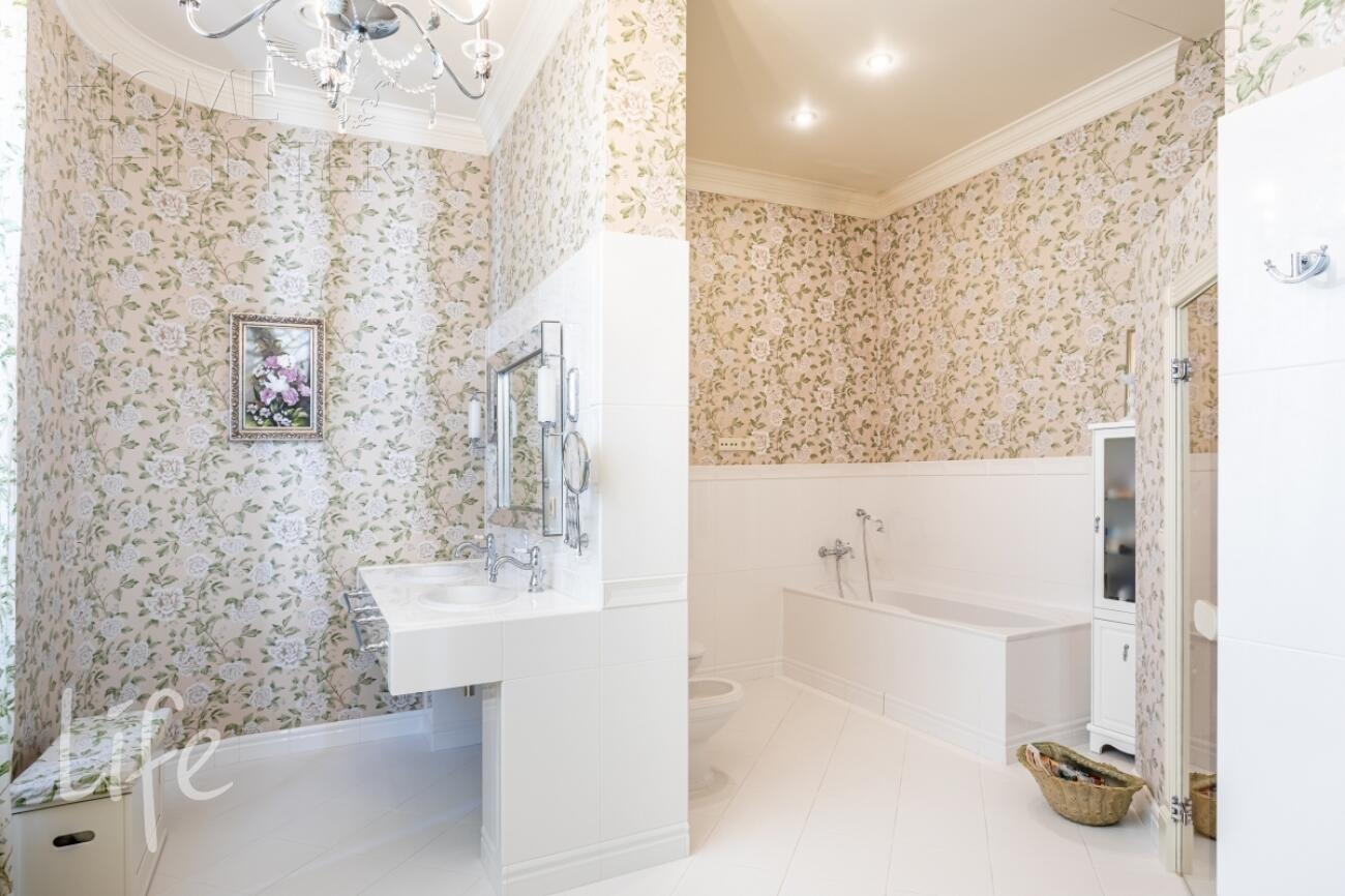 3-этажный коттедж 750 м² с отделкой