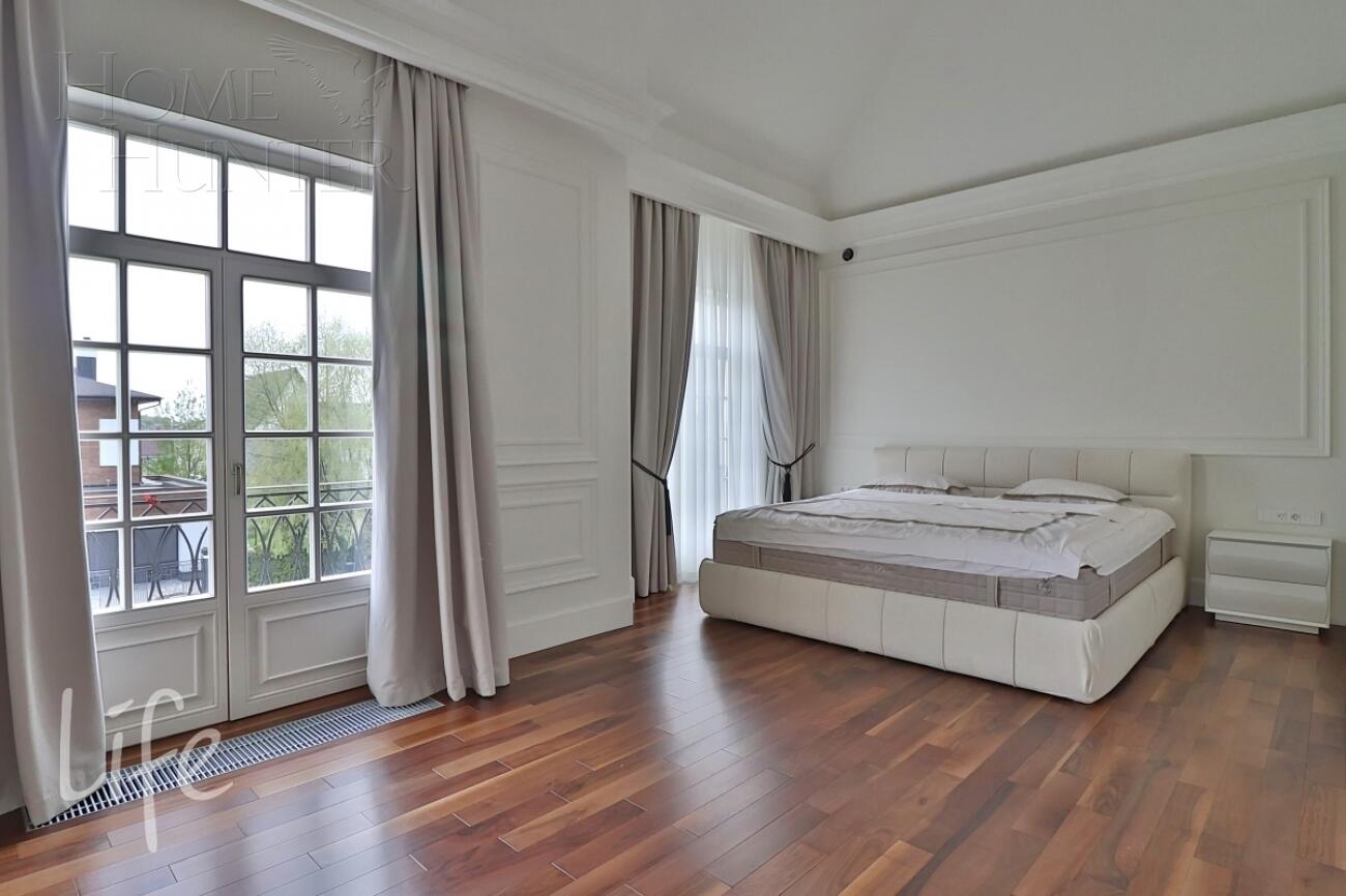 2-этажный коттедж 250 м² с отделкой