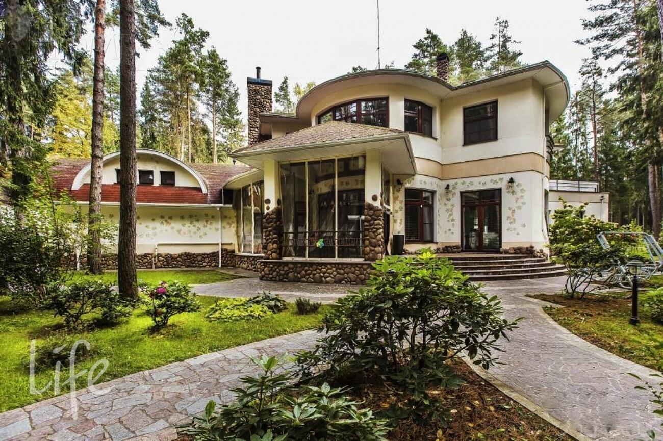 2-этажный коттедж 850 м² с отделкой