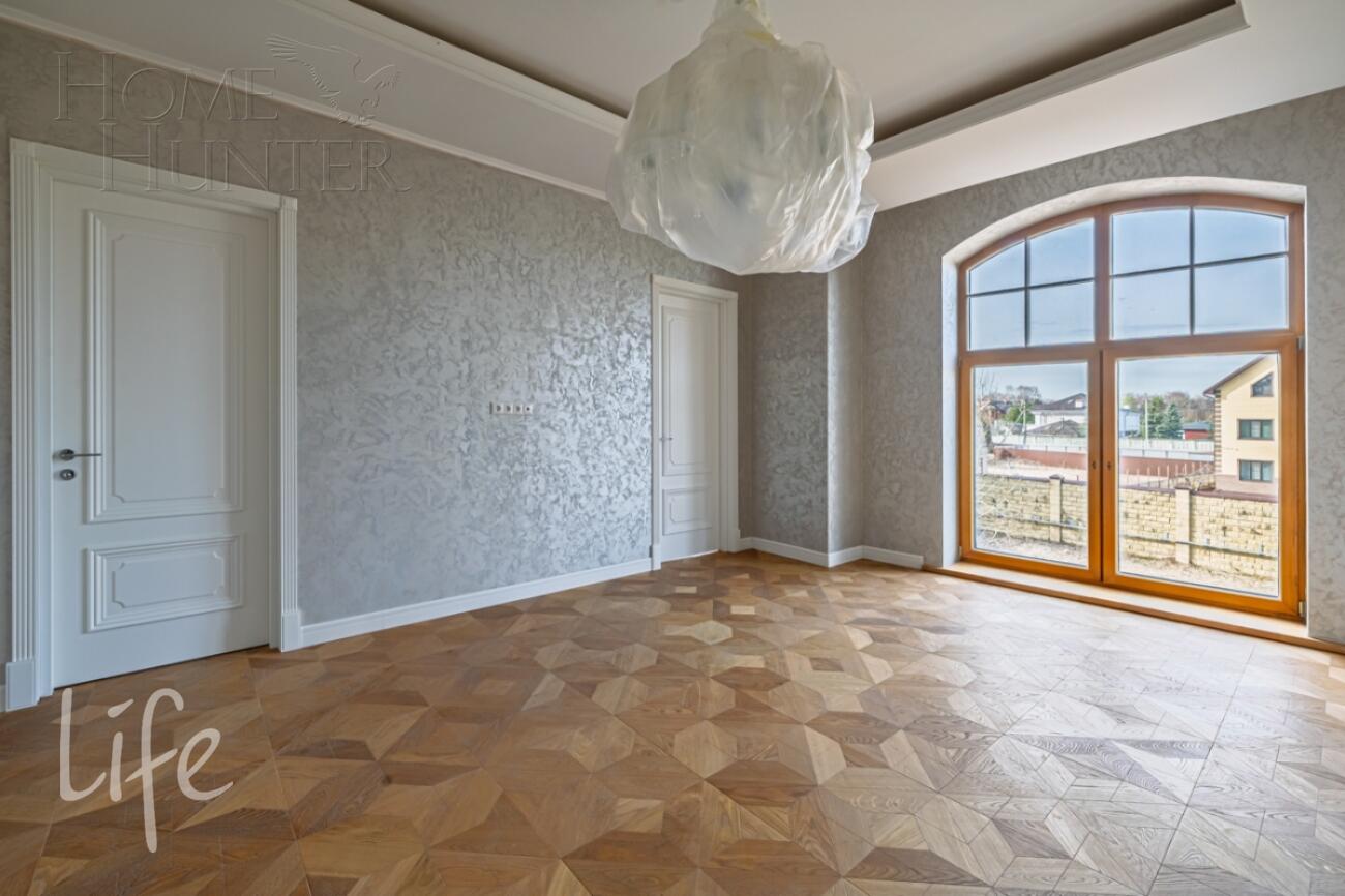 2-этажный коттедж 1 000 м² с отделкой