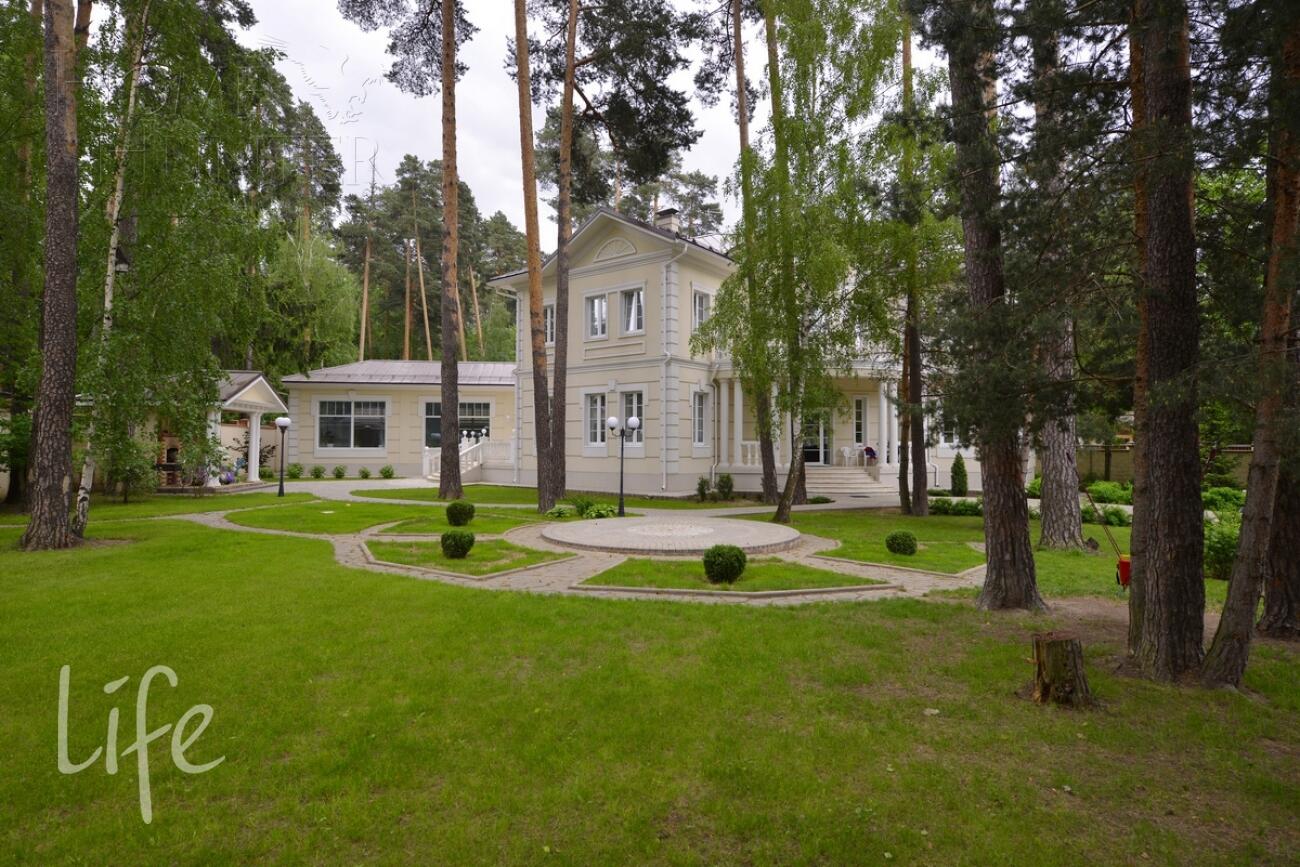 2-этажный коттедж 860 м² с отделкой