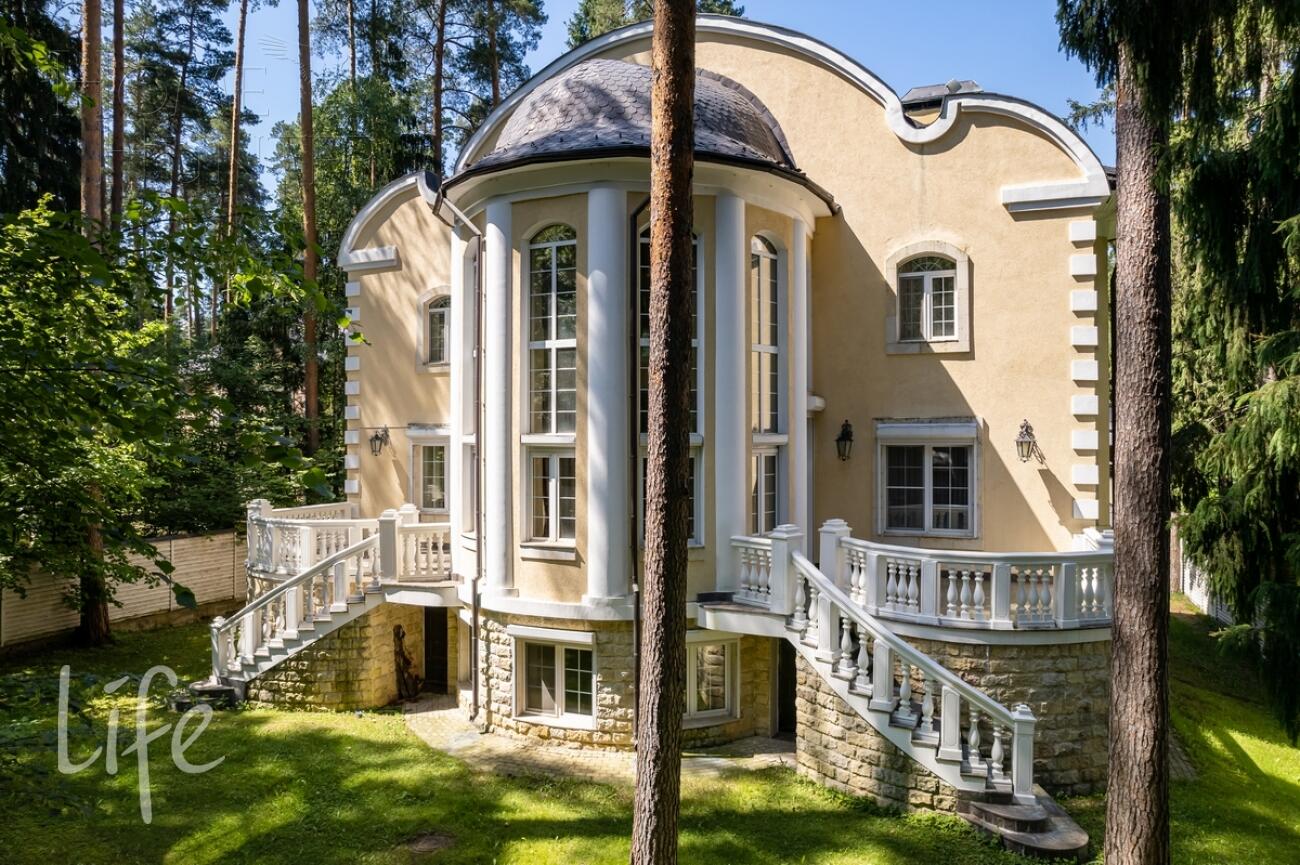 2-этажный коттедж 650 м² с отделкой