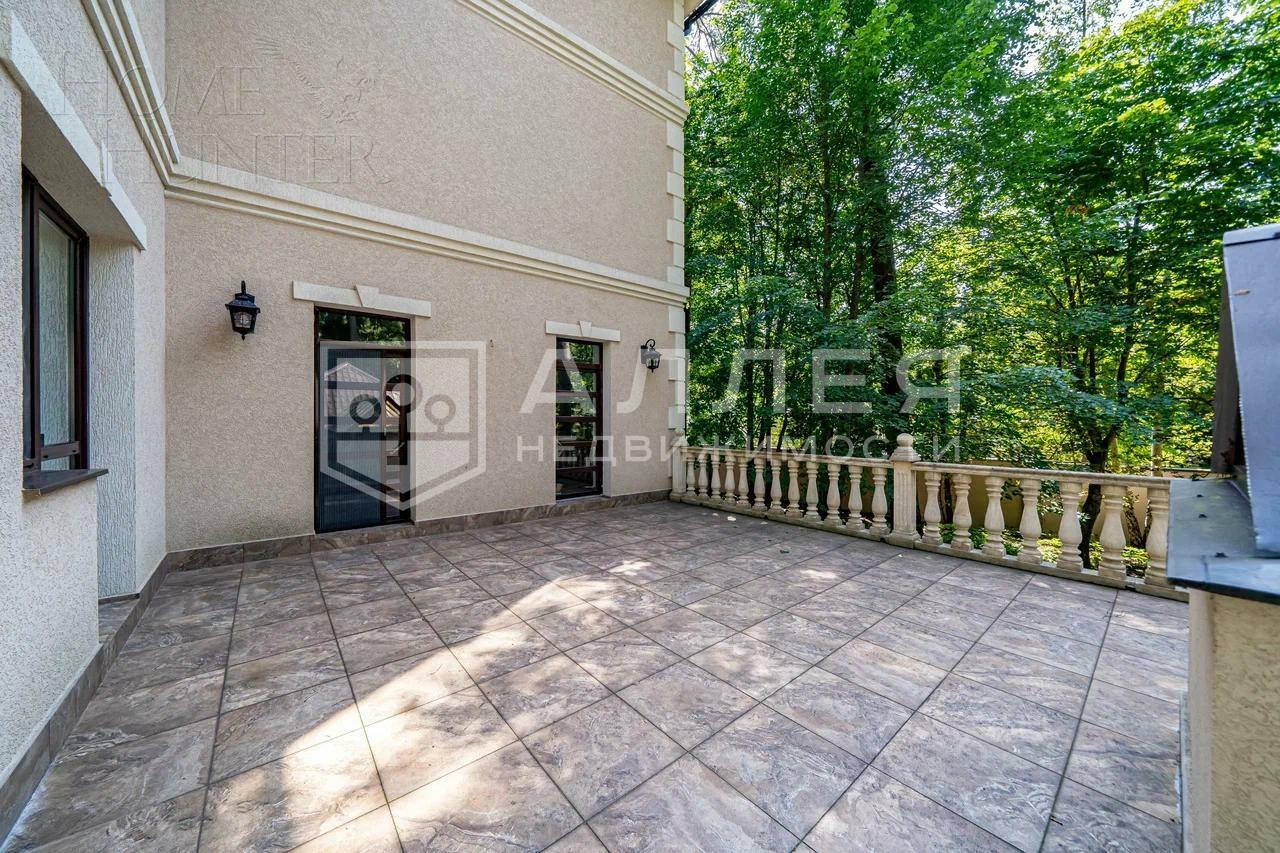 2-этажный коттедж 850 м² с отделкой