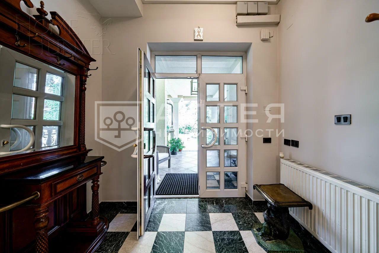 2-этажный коттедж 850 м² с отделкой