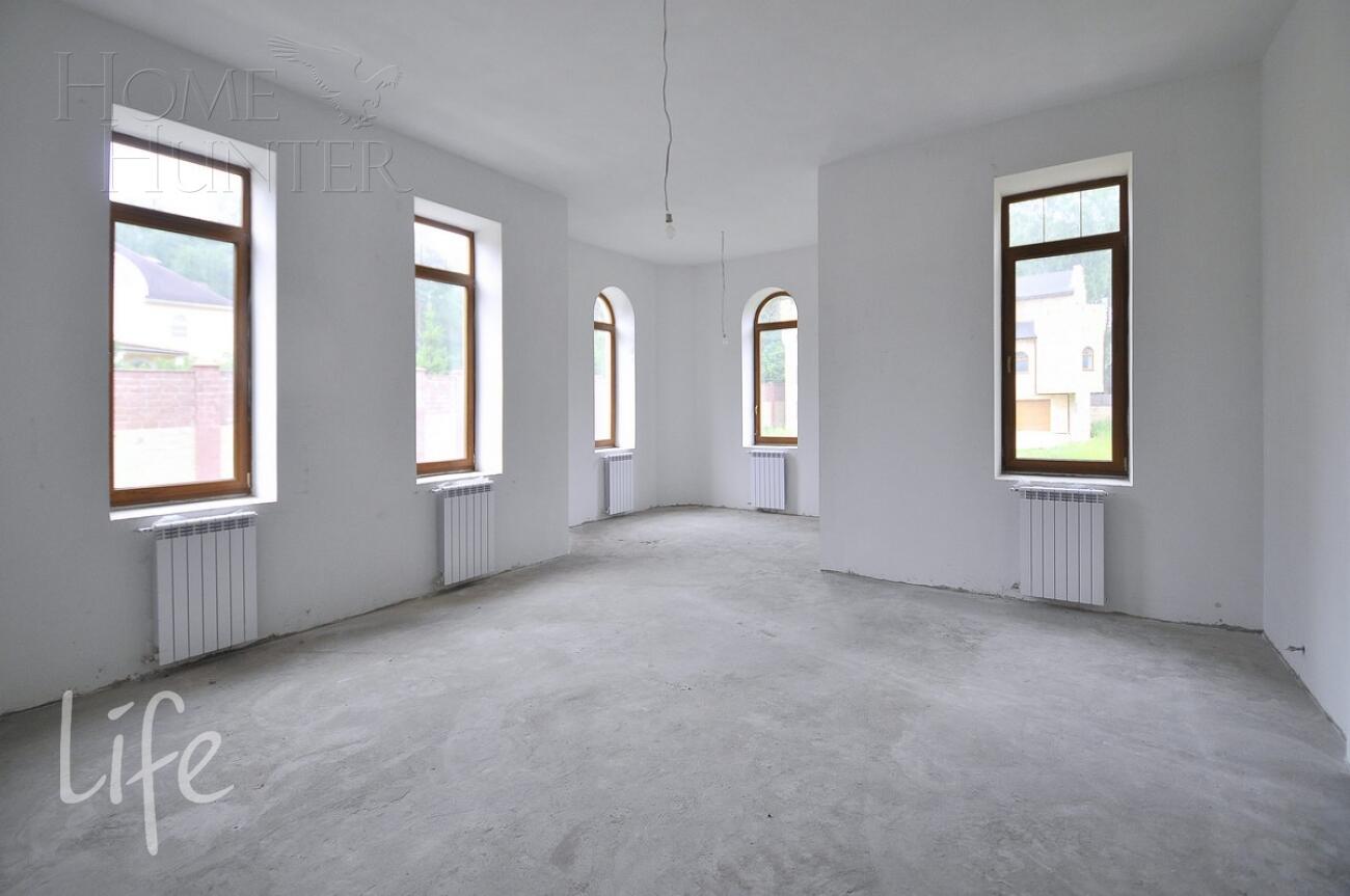 3-этажный коттедж 1 900 м² без отделки