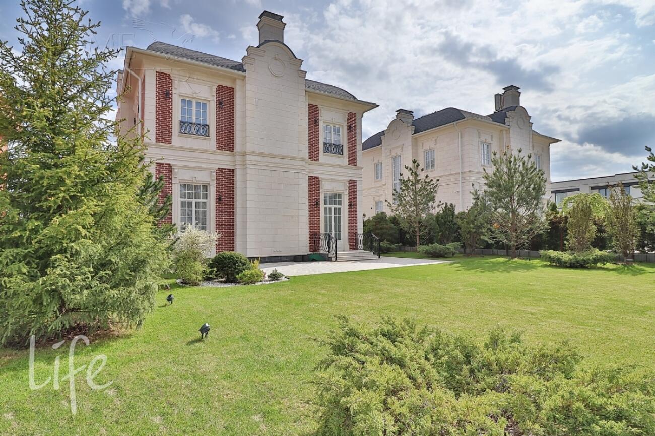 2-этажный коттедж 250 м² с отделкой