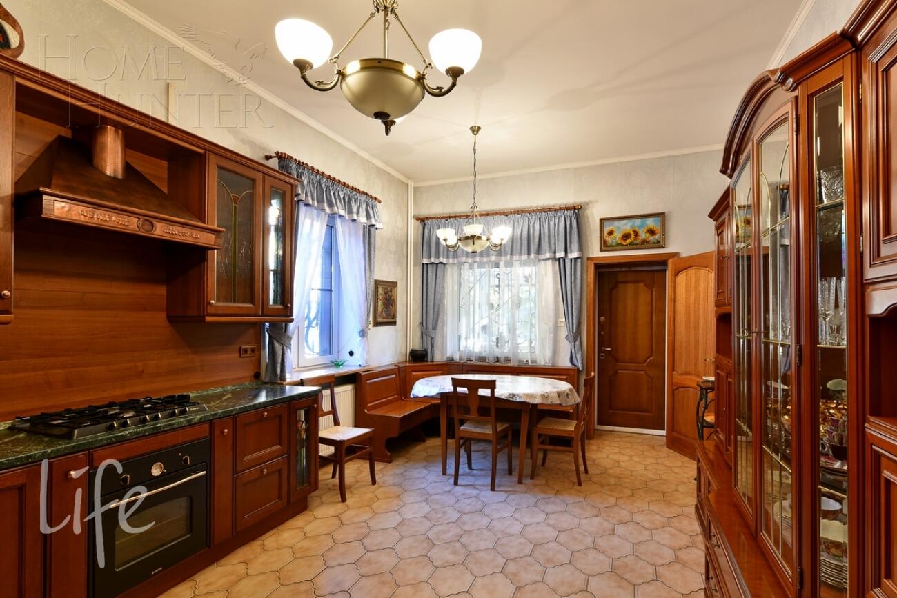 2-этажный коттедж 320 м² с отделкой