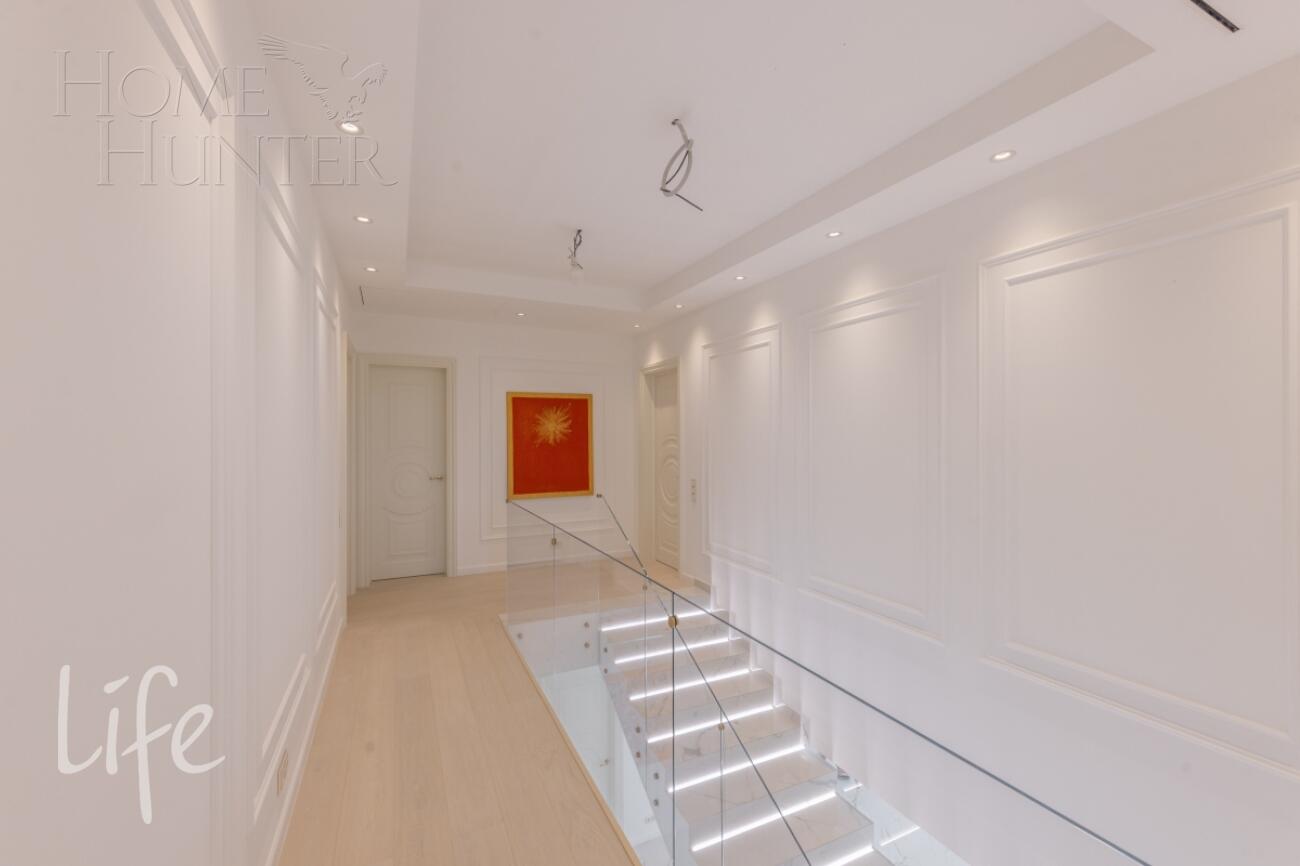 2-этажный коттедж 900 м² с отделкой