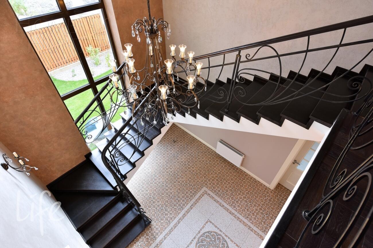 2-этажный коттедж 350 м² с отделкой