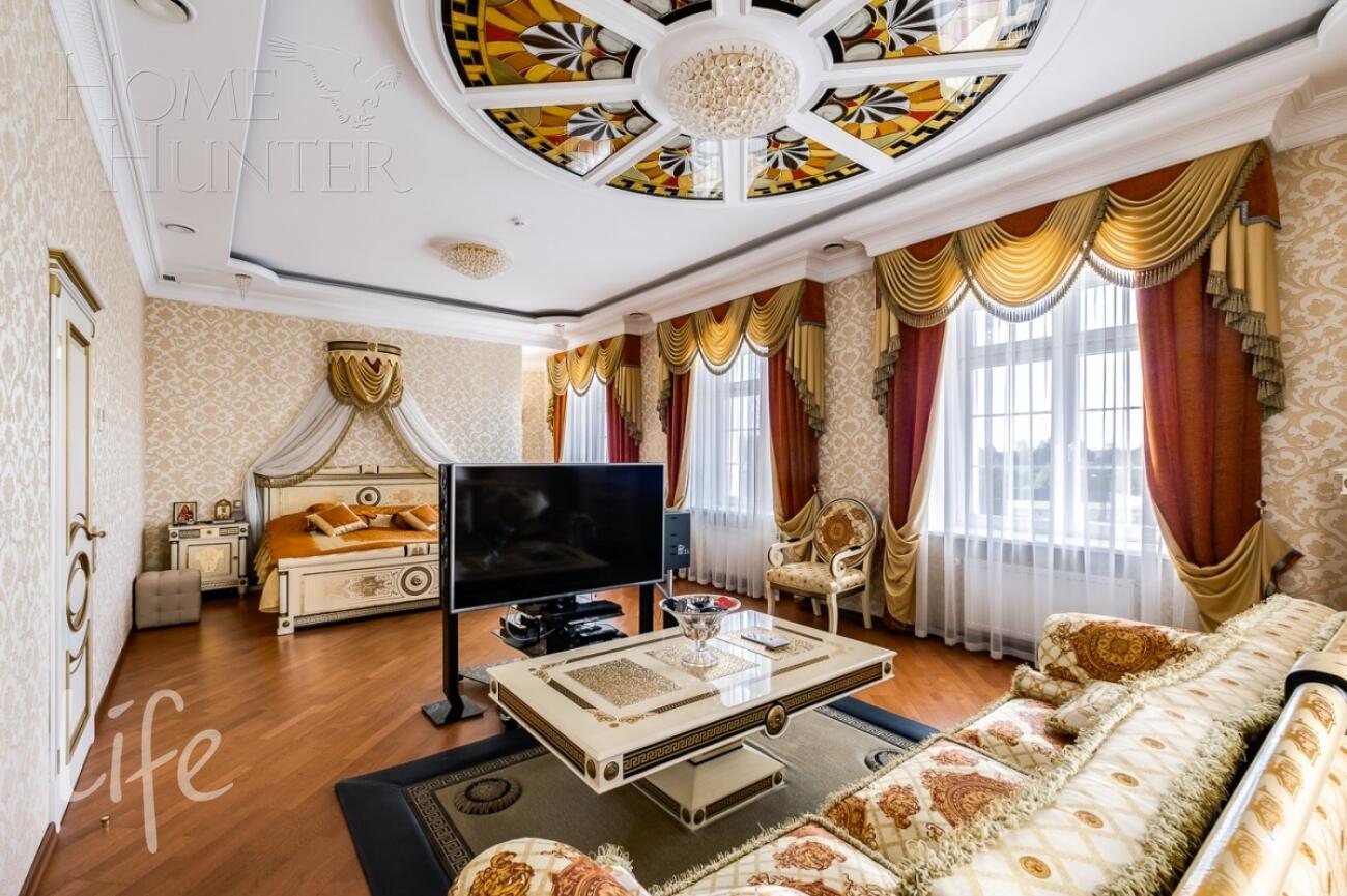 3-этажный коттедж 1 650 м² с отделкой