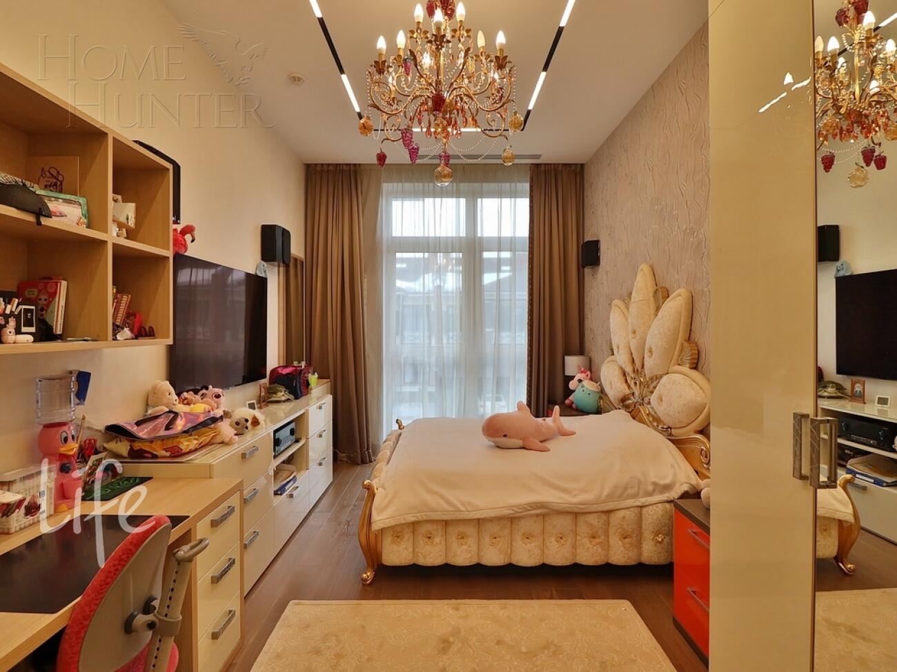 2-этажный таунхаус 290 м² с отделкой