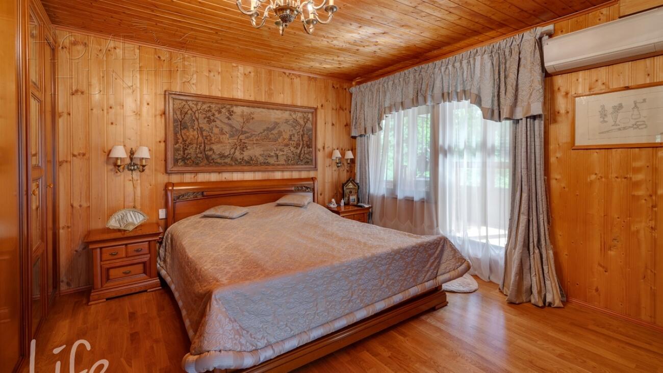 3-этажный коттедж 650 м² с отделкой