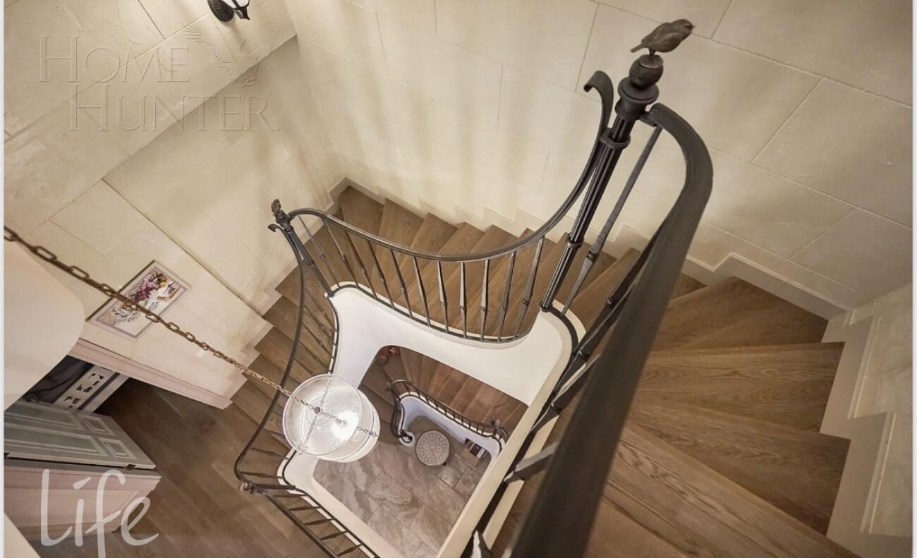 2-этажный таунхаус 233 м² с отделкой