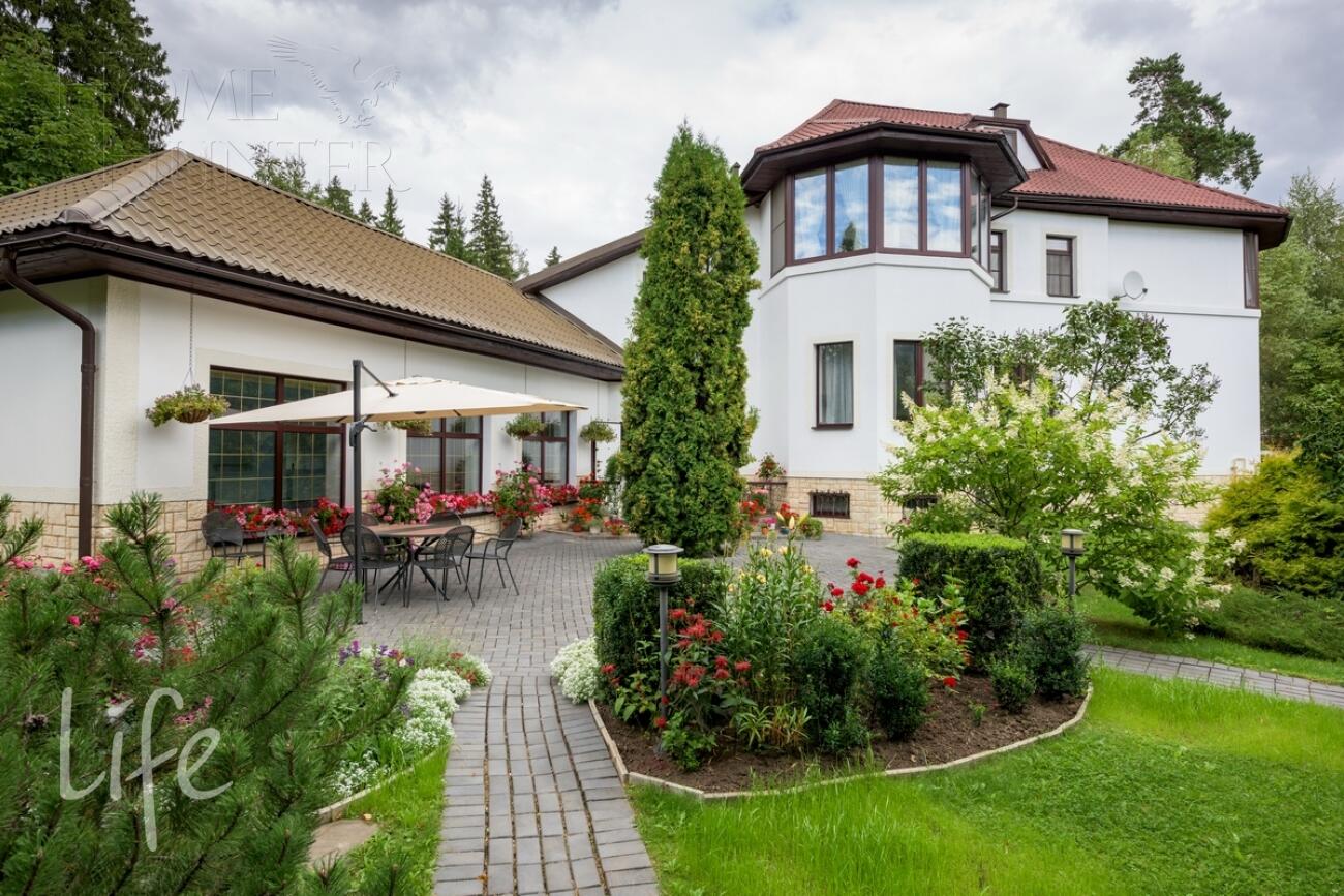 2-этажный коттедж 880 м² с отделкой