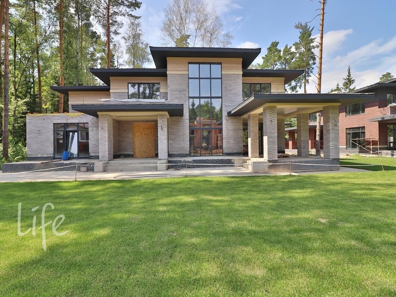 2-этажный коттедж 460 м² без отделки