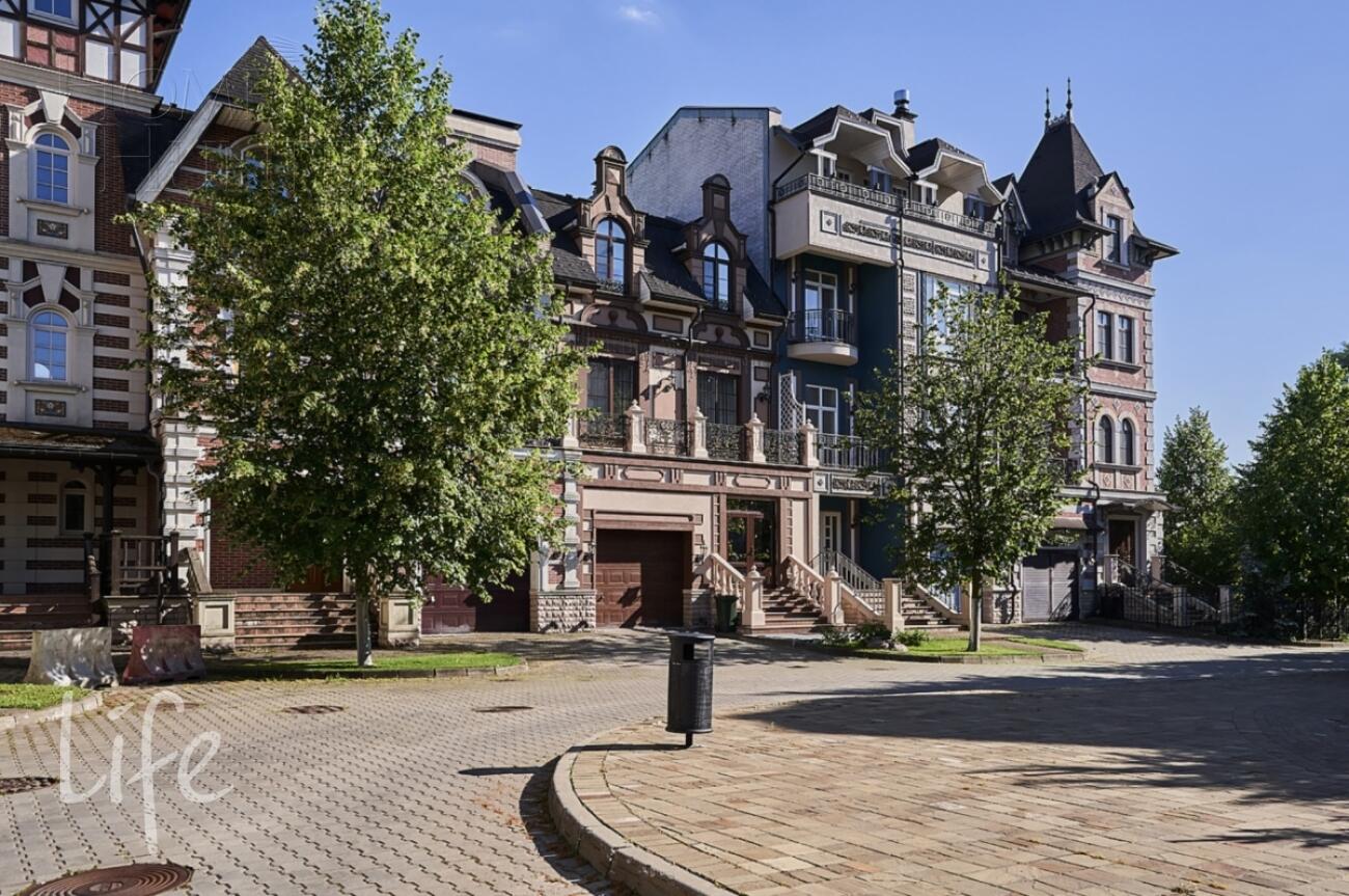 2-этажный таунхаус 233 м² с отделкой