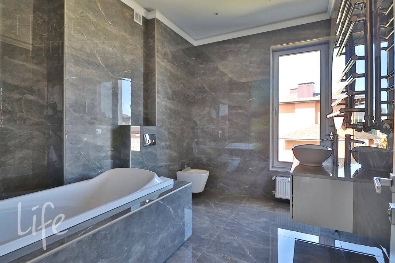 2-этажный коттедж 307 м² с отделкой