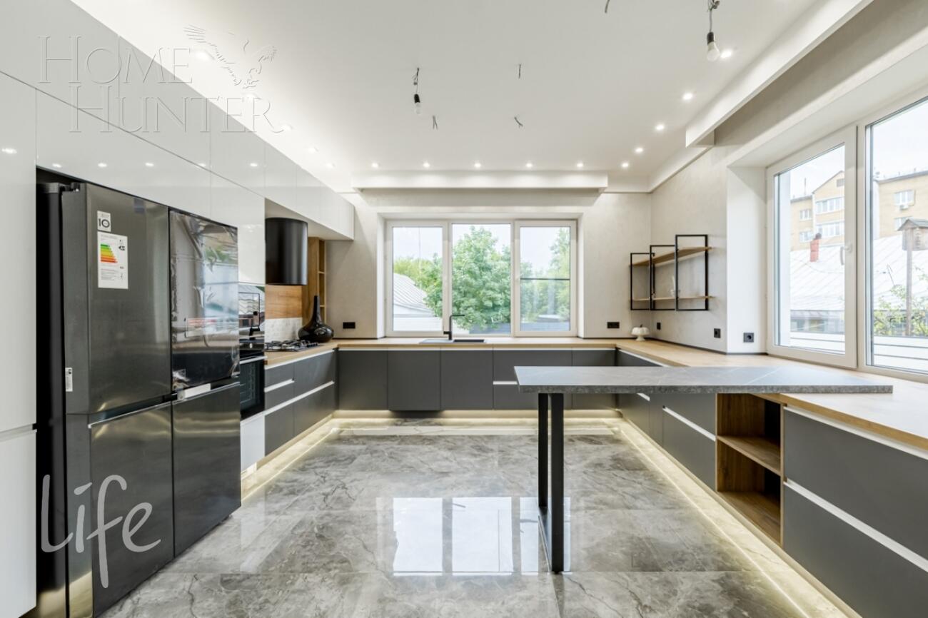 2-этажный коттедж 673 м² с отделкой