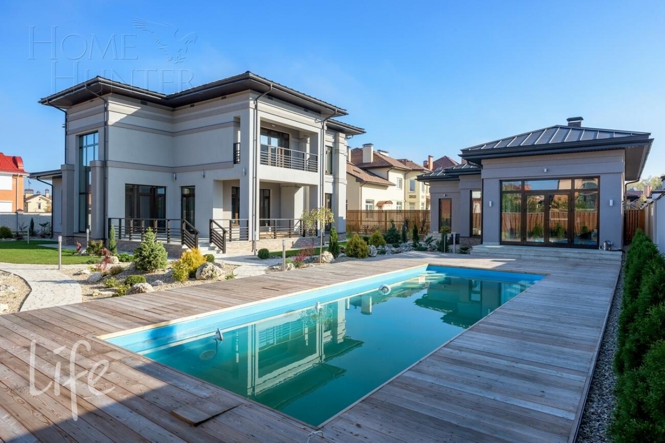 2-этажный коттедж 350 м² с отделкой