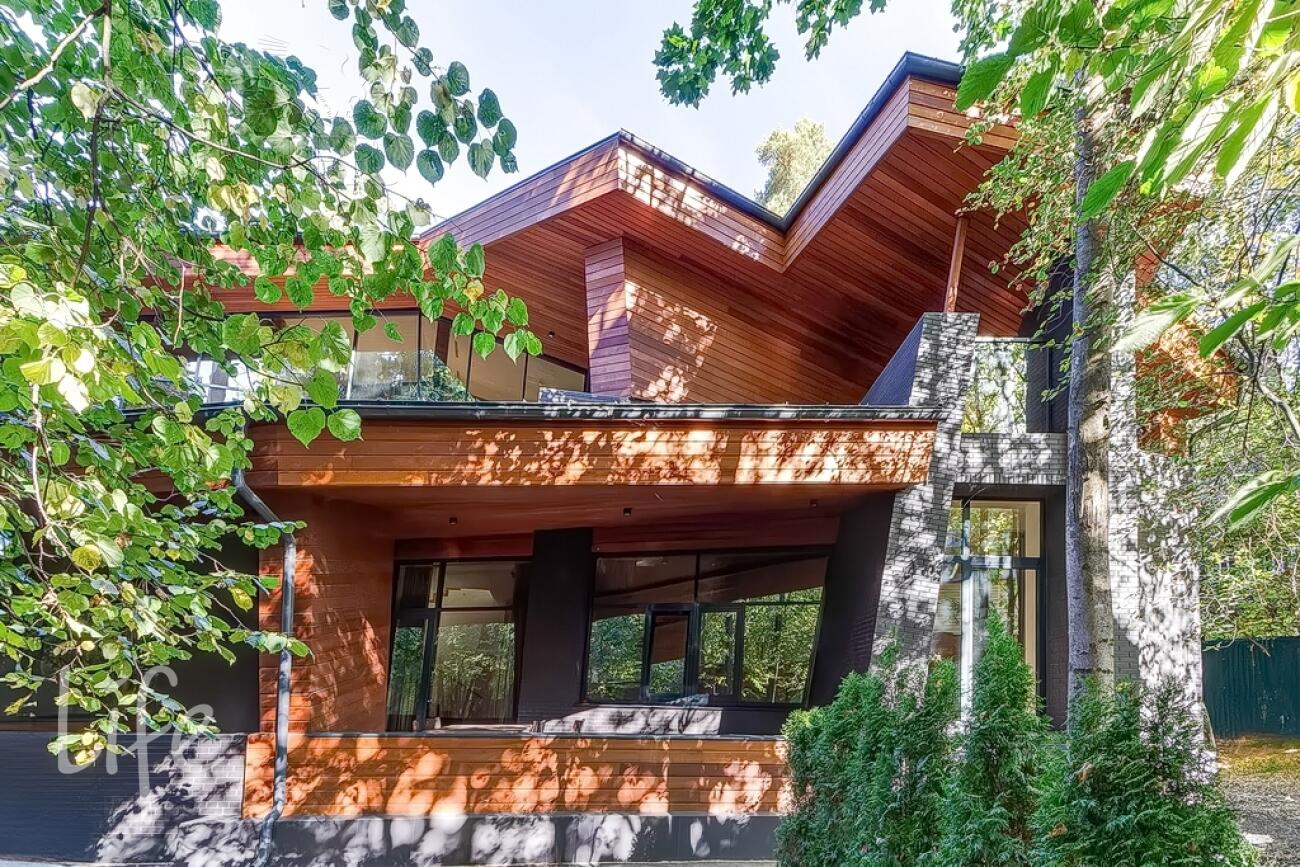 3-этажный коттедж 539 м² с отделкой